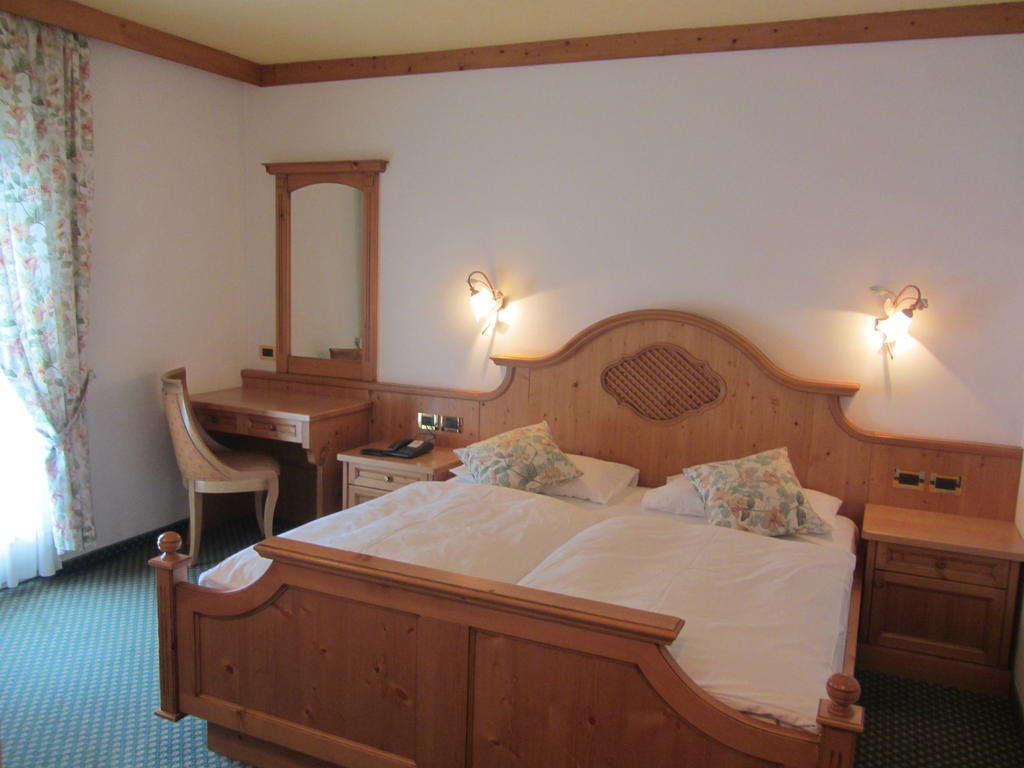 Park Hotel Aurora Pozza di Fassa Zimmer foto